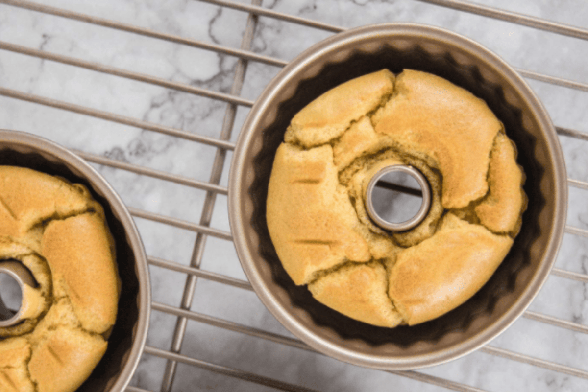 4&quot; Mini Non-Stick Bundt Baking Pan